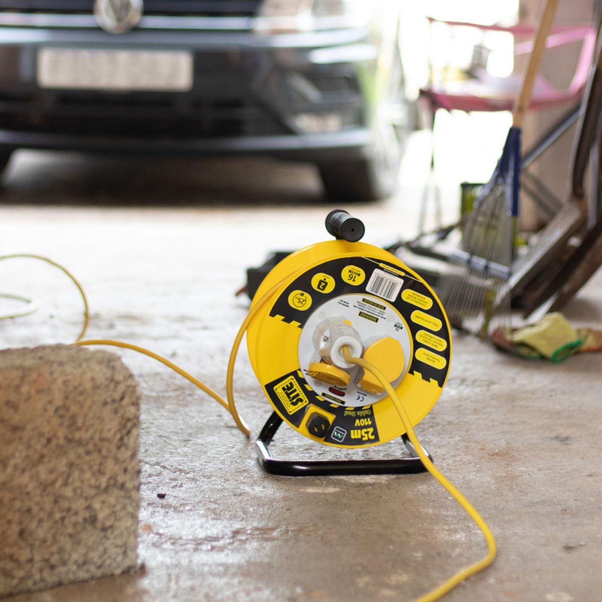 Masterplug Cable Reel 16A Thermal Cut-Out 25M 110V LVCT2516/2-MP