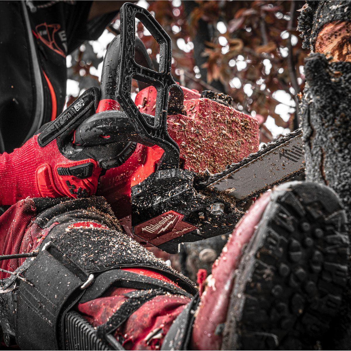 Milwaukee M18FTHCHS35-0 18V FUEL Brushless 35cm Top Handle Chainsaw With 2 x 5.5Ah Battery & Charger