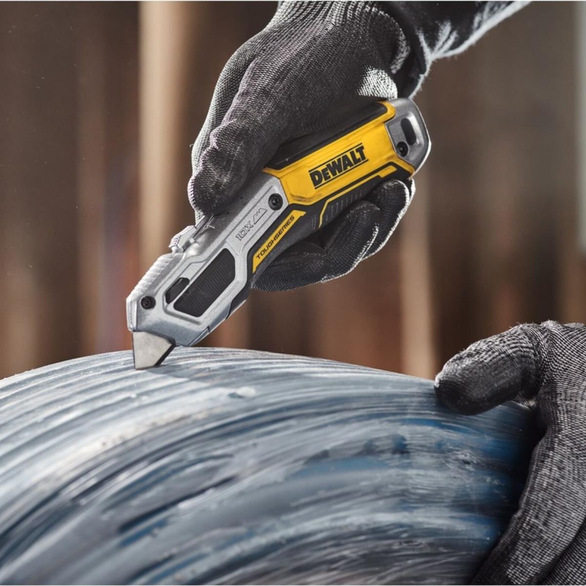 Dewalt TOUGHSERIES Heavy-Duty Retractable Utility Knife DWHT10999-0