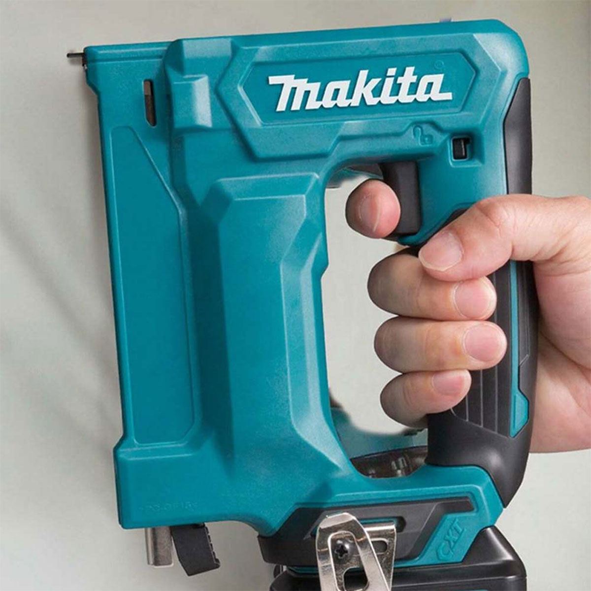 Makita ST113DZ 12Vmax CXT Cordless 7 – 10 mm Stapler Body Only