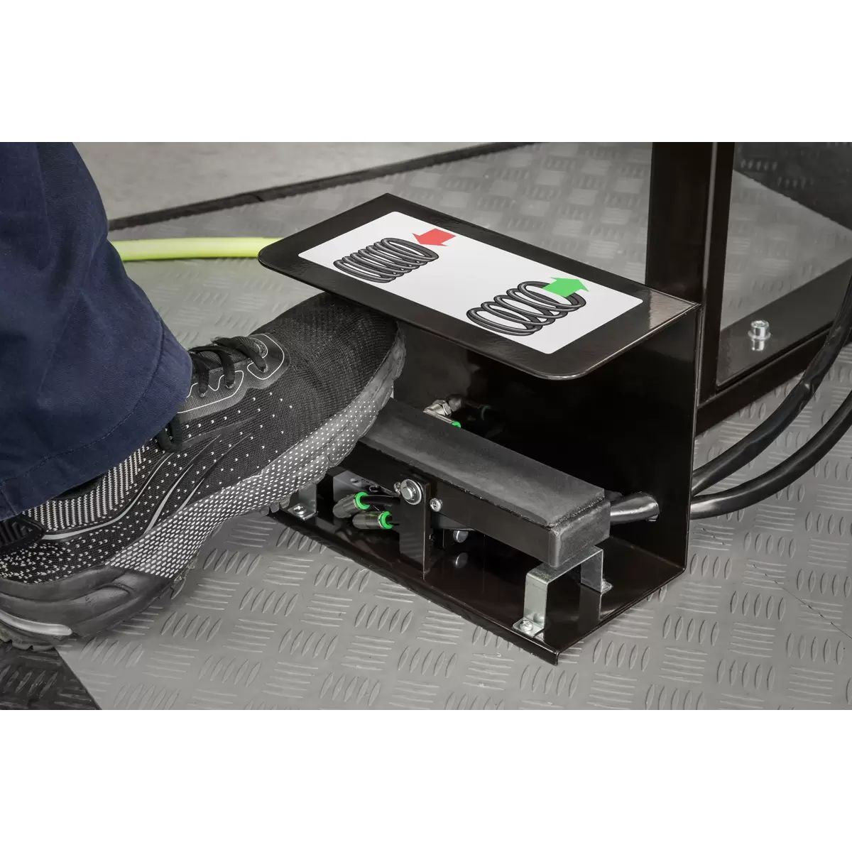 Sealey RE3000 Air Operated Coil Spring Compressor 3000kg