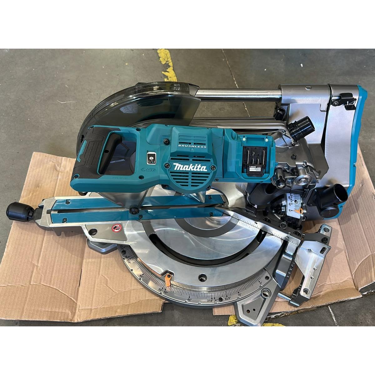 Makita LS003GZ01 40Vmax XGT Brushless 305mm Slide Compound Mitre Saw Body Only Item Condition Damaged Box