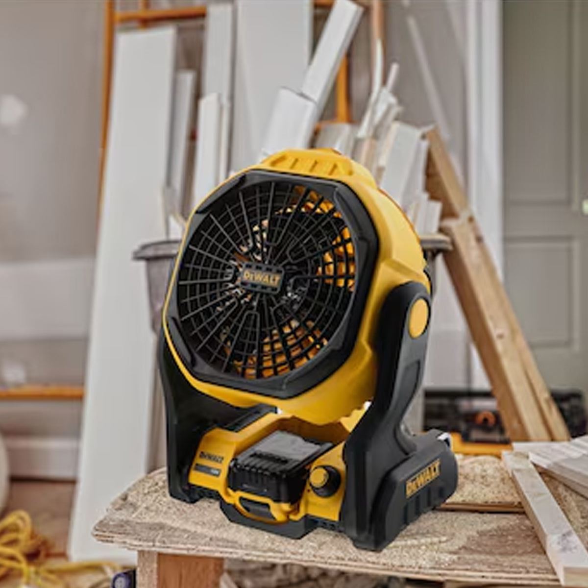 Dewalt DCE512N 18V XR Cordless Jobsite Fan with 1 x 5.0Ah Battery & Charger