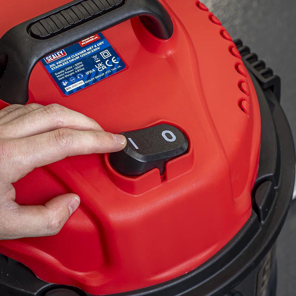 Sealey PC200SD Wet and Dry 20L Vacuum Cleaner 230V/1250W