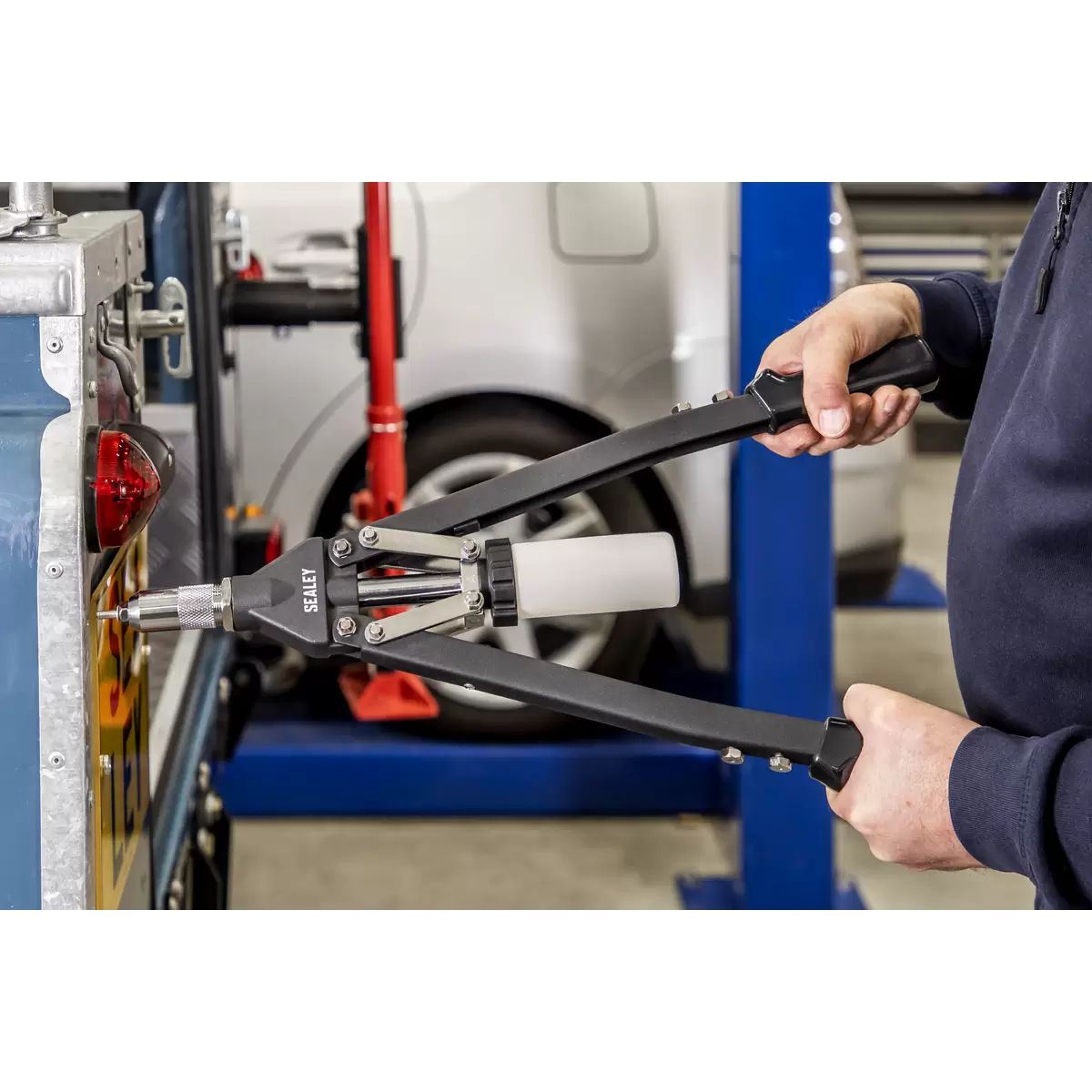 Sealey AK3981 Long-Arm Riveter with Collection Bowl Heavy-Duty