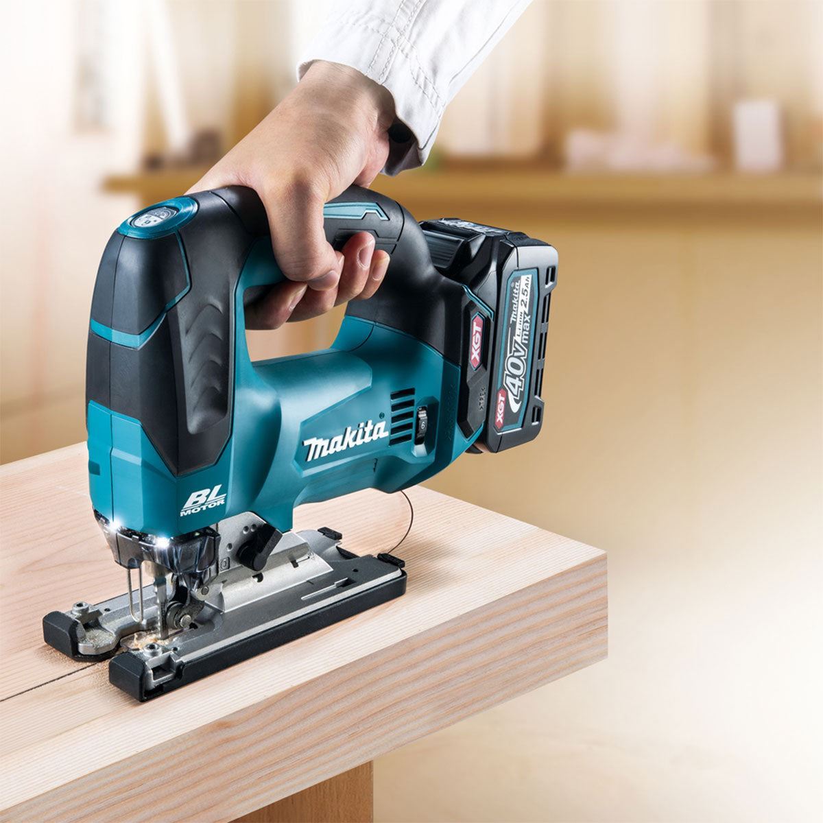 Makita JV002GZ01 40V XGT Brushless Jigsaw With 1 x 4.0Ah Battery, Charger & Type 3 Case