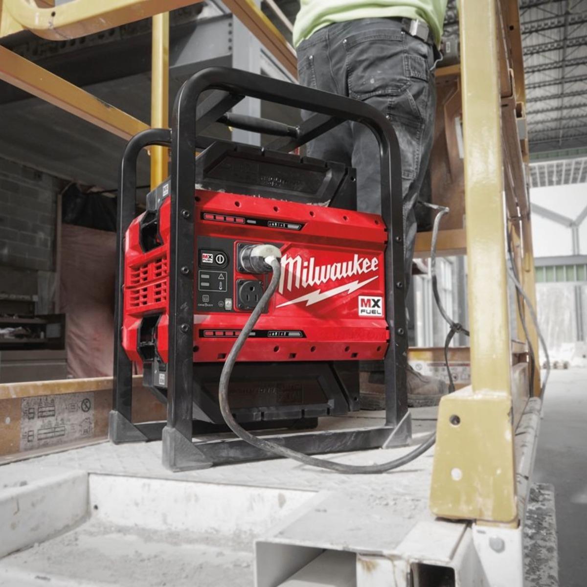 Milwaukee MXFPS-0 110V MX FUEL Power Source 4933479373