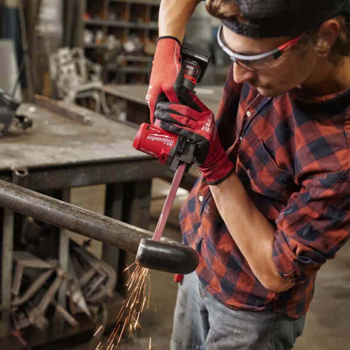 Milwaukee M12FBFL10-0 12V Brushless 10mm Band File with 1 x 6.0Ah Battery & Charger