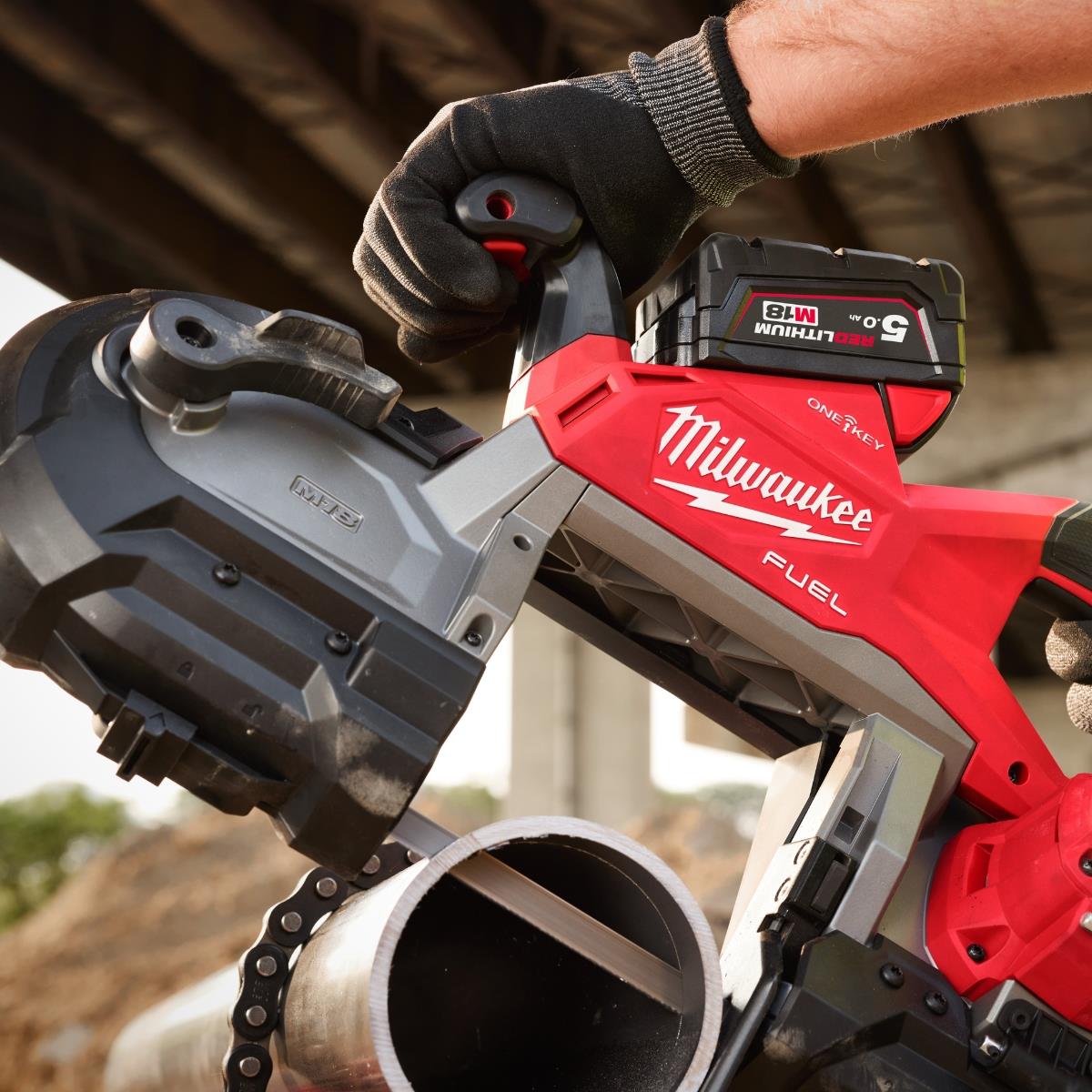 Milwaukee M18FBS127DO-0C M18 18V Brushless Dual-Trigger Deep Cut Band Saw With 1 x 6.0Ah Battery Charger & Case