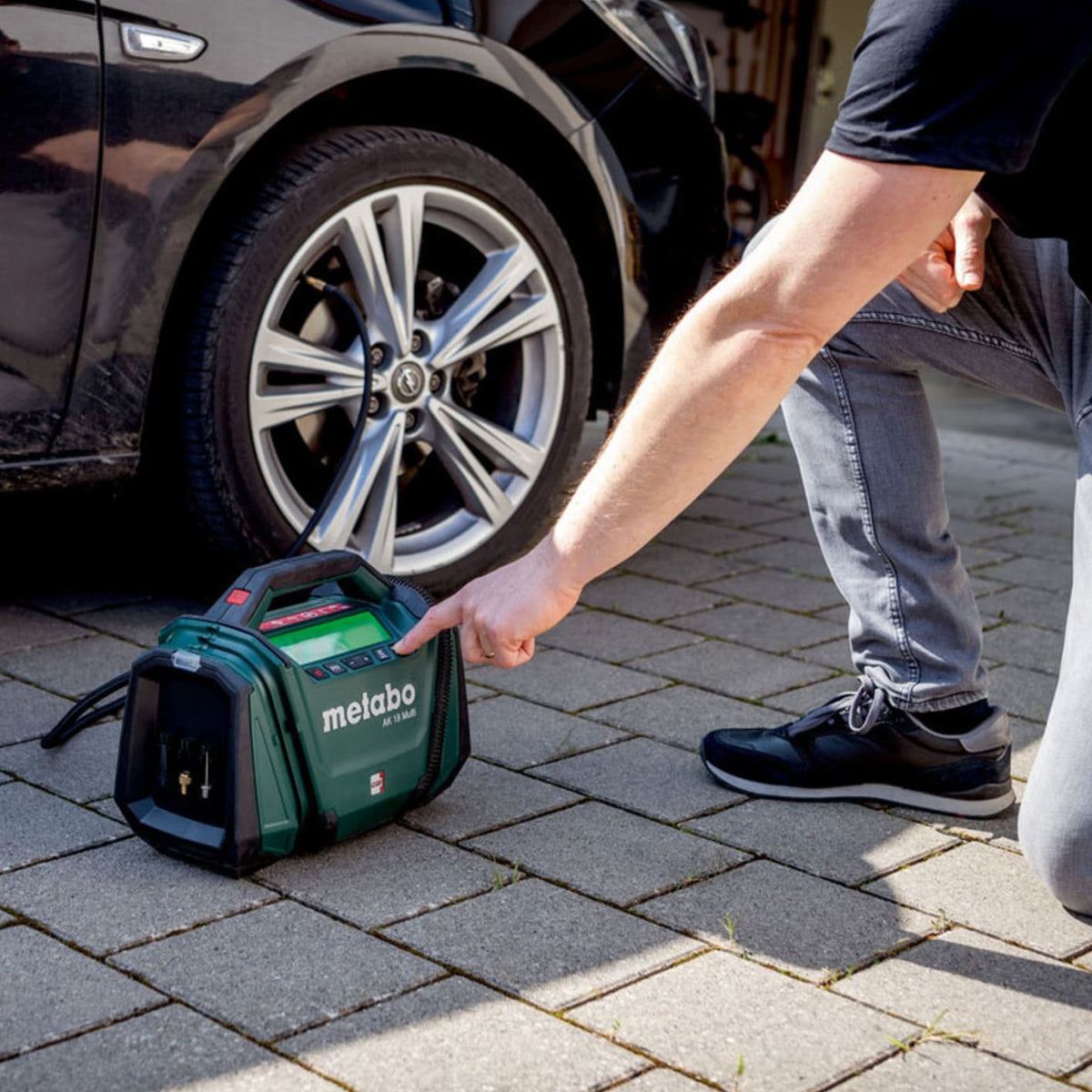 Metabo AK 18 Multi 18V Multi-Function Inflator with 1 x 4.0Ah Battery & Charger