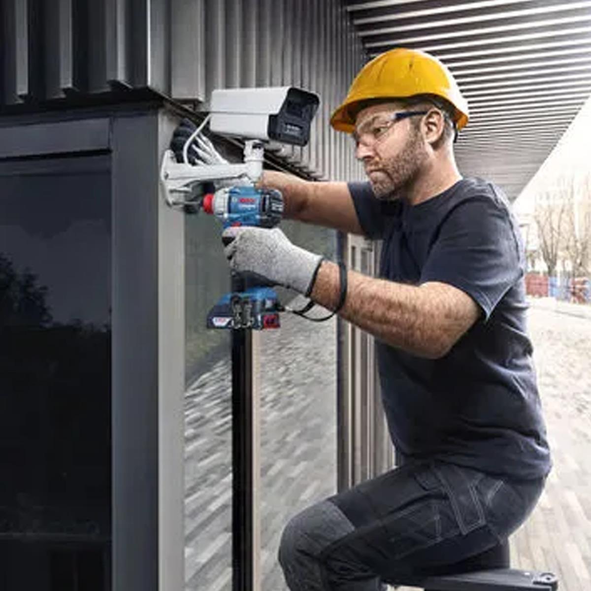 Bosch GDX 18V-285 18V Brushless Impact Driver/Wrench with 1 x 5.0Ah Battery & Charger