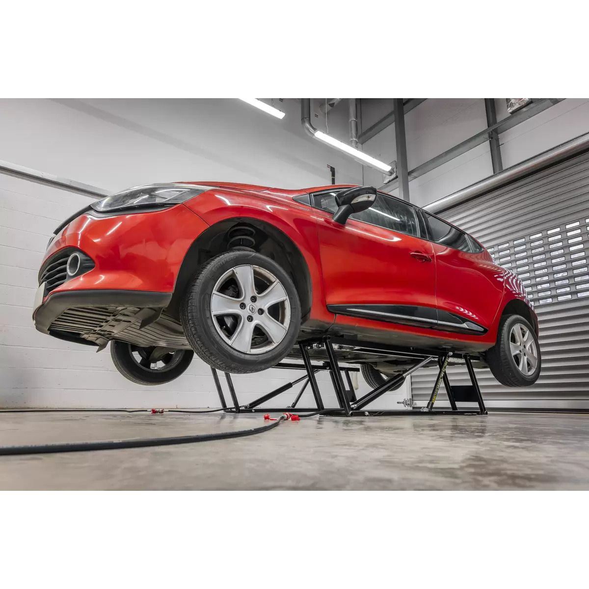 Sealey CLM2250 Portable Car Lift 2.25 Tonne Capacity for Convenient Vehicle Lifting