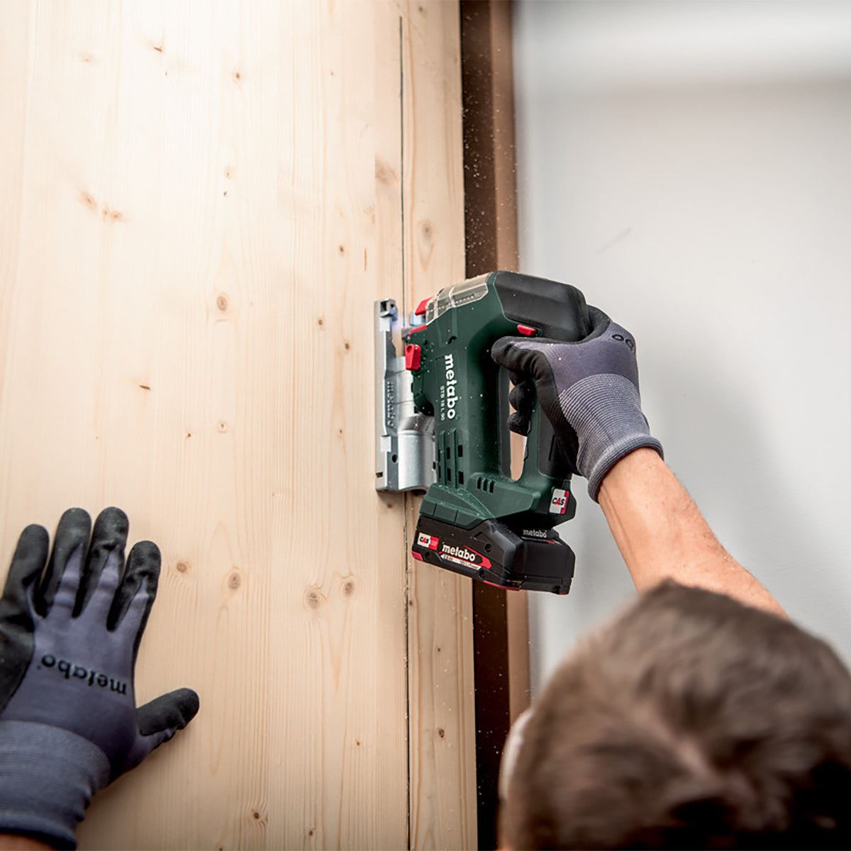 Metabo STB 18 L 90 18V Bow Handle Jigsaw with 1 x 2.0Ah Battery Charger & Metabox