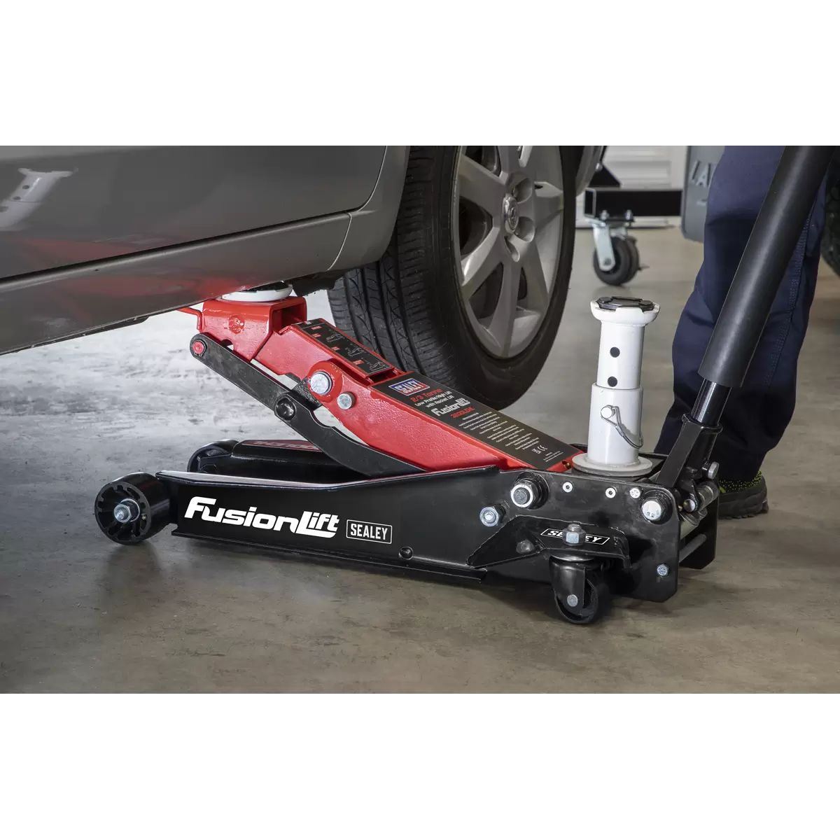 Sealey 3200LEHL Trolley Jack 2/3 Tonne Low Profile/High Lift with Rocket Lift