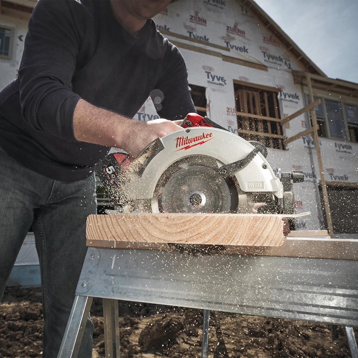 Milwaukee M18BLCS66-0 18V Brushless 190mm Circular Saw with 1 x 5.0Ah Battery Charger & Bag