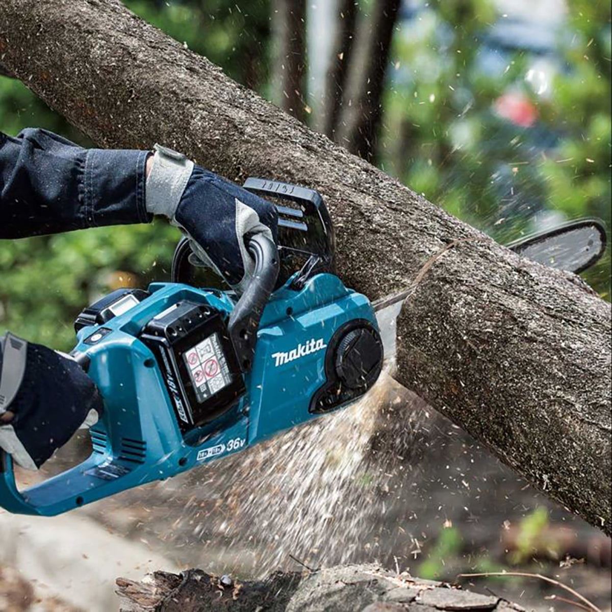 Makita DUC357RT 18V LXT Brushless 35cm Chainsaw With 1 x 5.0Ah Battery & Charger