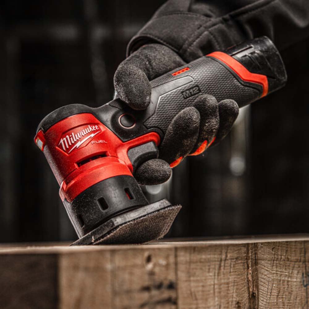 Milwaukee M12FDSS-0B 12V Brushless Spot Sander with 1 x 5.0Ah Battery Charger & Bag
