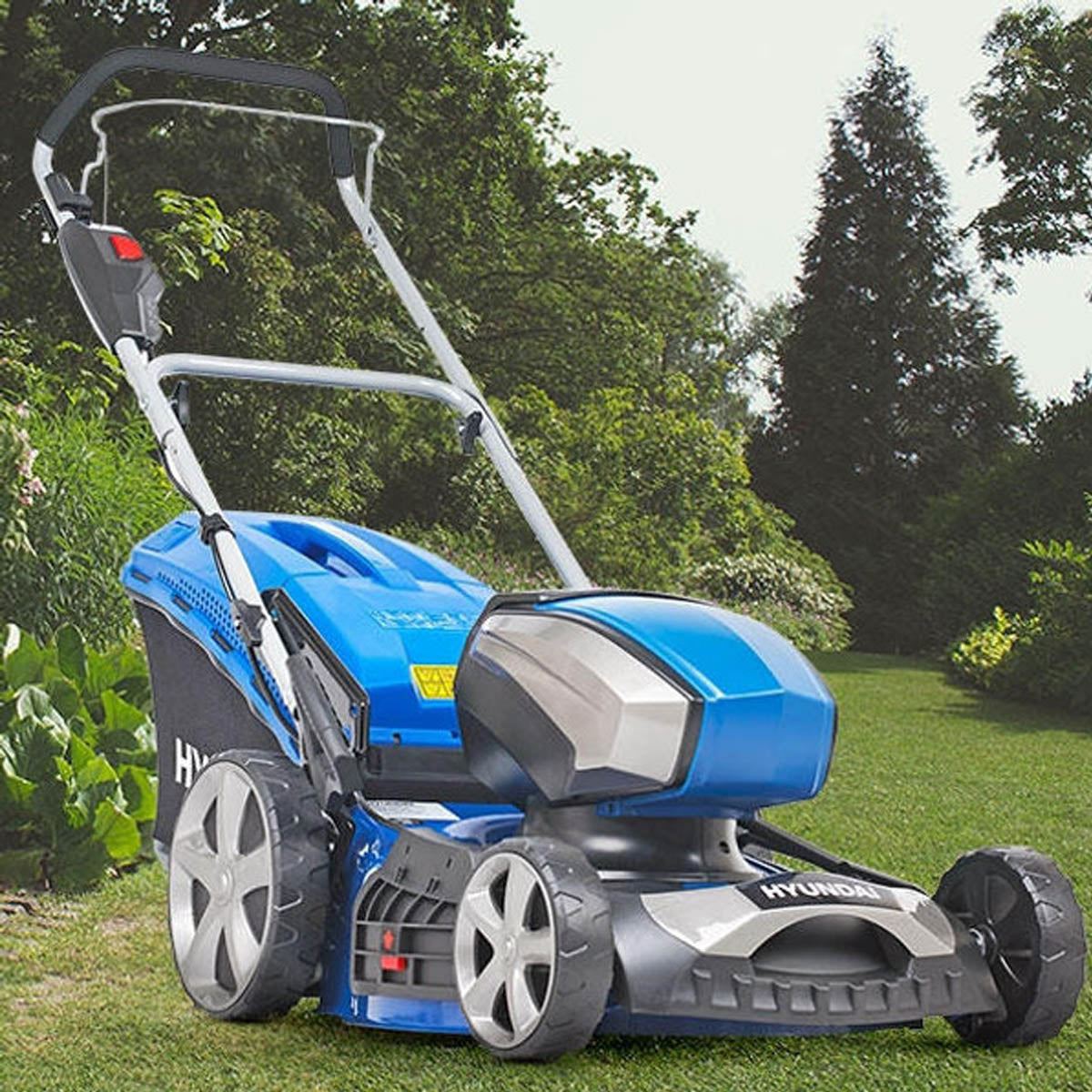 Hyundai HYM80LI460P 80V Cordless Lawn Mower 45cm With 2 x 2.5Ah Li-Ion Battery Powered & Charger