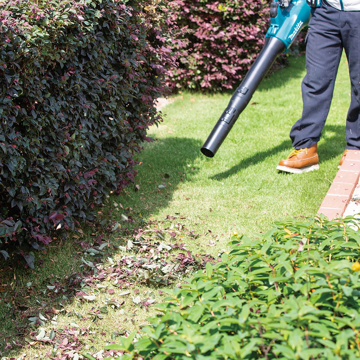 Makita DUB184Z 18V LXT Brushless Leaf Blower With 1 x 5.0Ah Battery & Charger