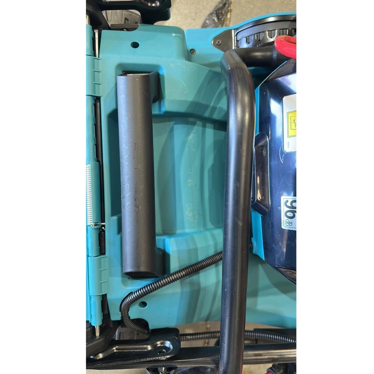 Makita LM002JM101 64V max 53cm Brushless Lawn Mower With 1 x 4.0Ah Battery & Charger Item Condition Damaged Box