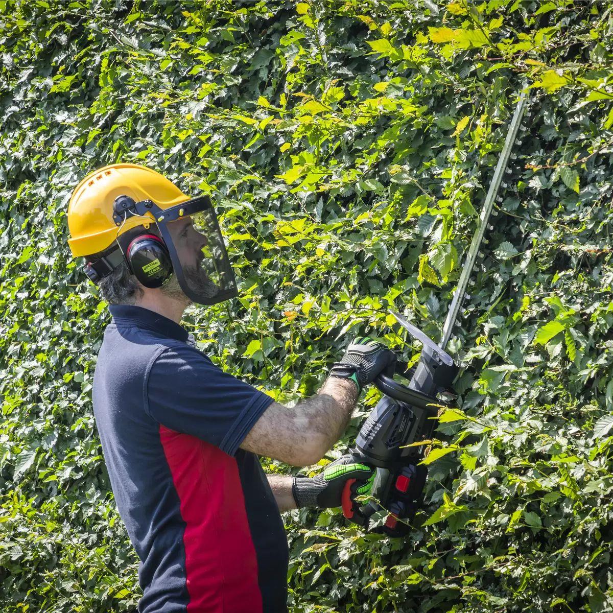 Sealey CP40VHTKIT 40V Hedge Trimmer 52cm Kit With 2 x 4Ah Batteries, Charger