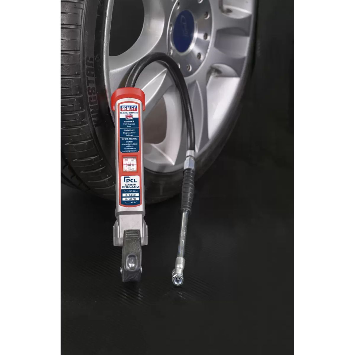 Sealey SA37/93 Professional Tyre Inflator with Twin Push-On Connector