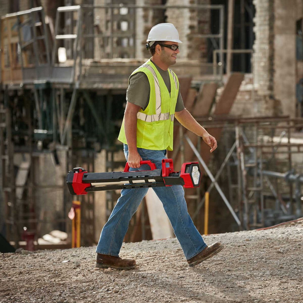 Milwaukee M18SAL2-0 18V LED Stand Light with 2 x 5.0Ah Battery & Charger