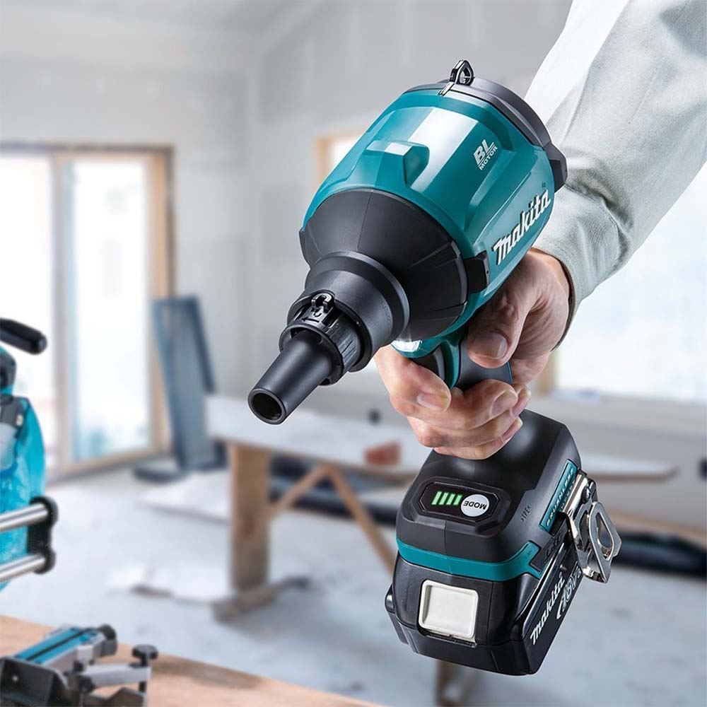 Makita DAS180Z 18V LXT Brushless Dust Blower With 1 x 6.0Ah Battery, Charger & Bag