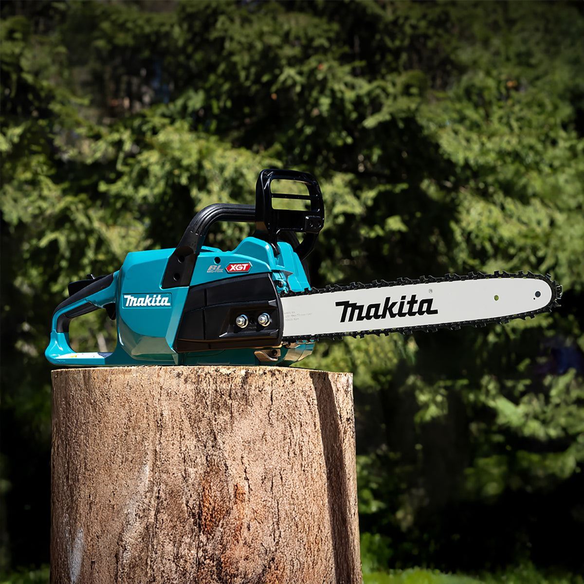 Makita UC026GZ 40V Max XGT Brushless Chainsaw with 1 x 4.0Ah Battery & Charger