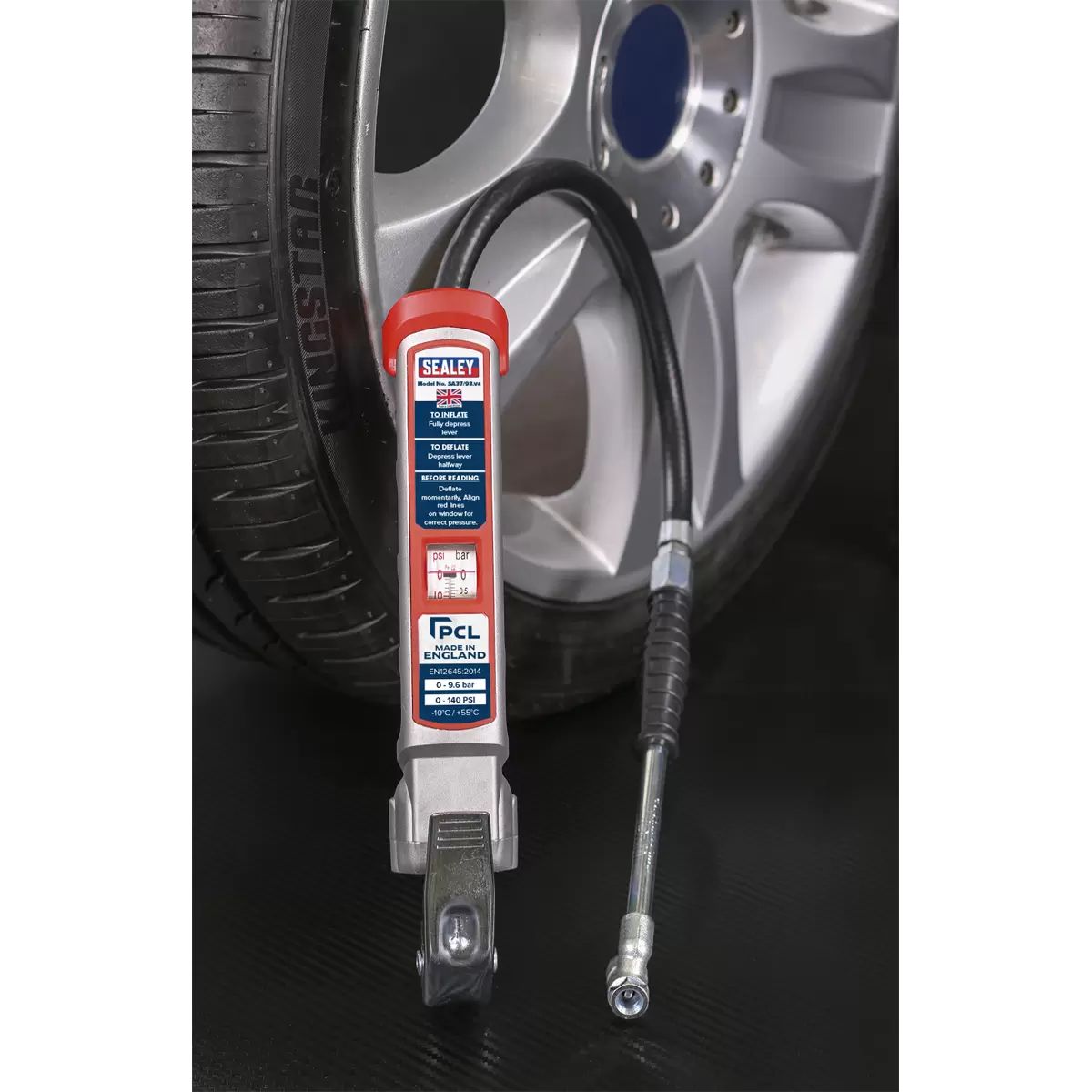 Sealey SA37/93 Professional Tyre Inflator with Twin Push-On Connector