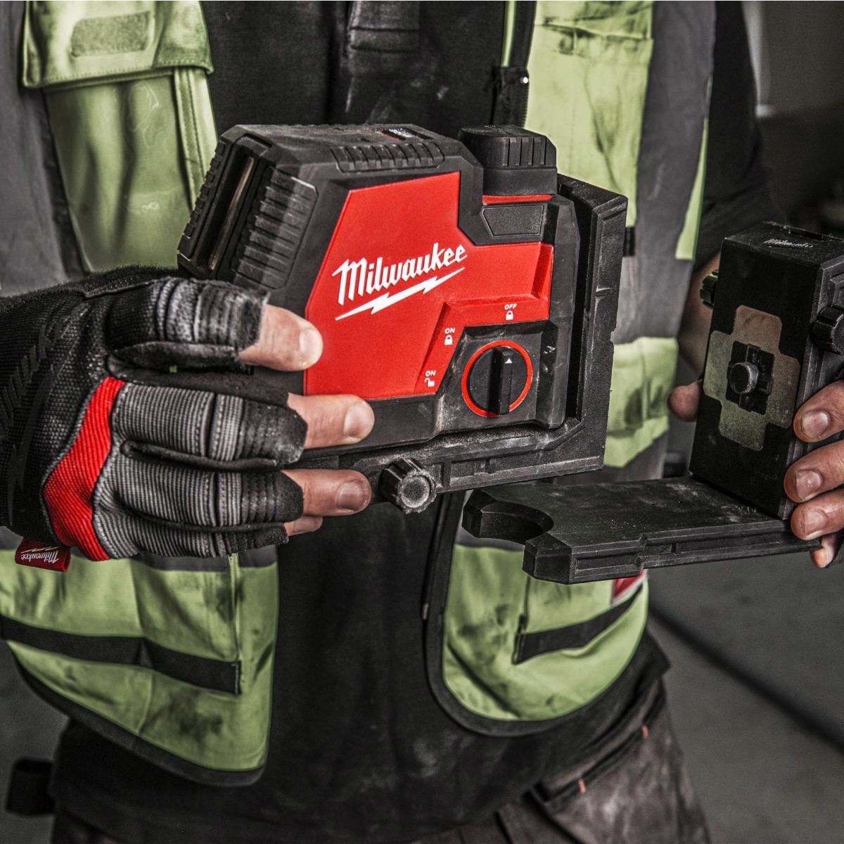 Milwaukee L4CLL-301C 4V REDLITHIUM USB Rechargeable Green Cross Line Laser 4933478243