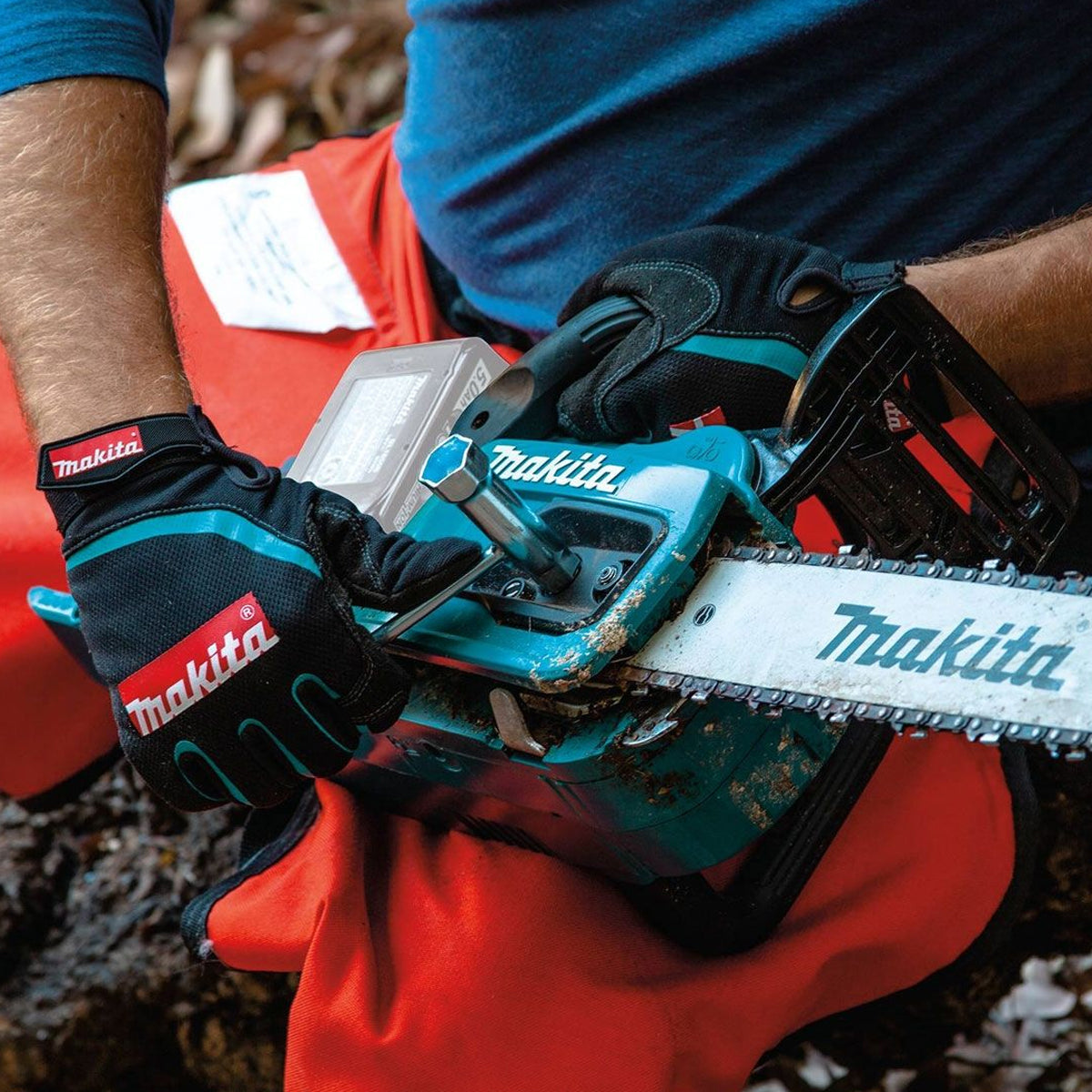 Makita DUC355PT2 36V 35cm Brushless Chainsaw With 2 x 5.0Ah Batteries & Twin Port Charger