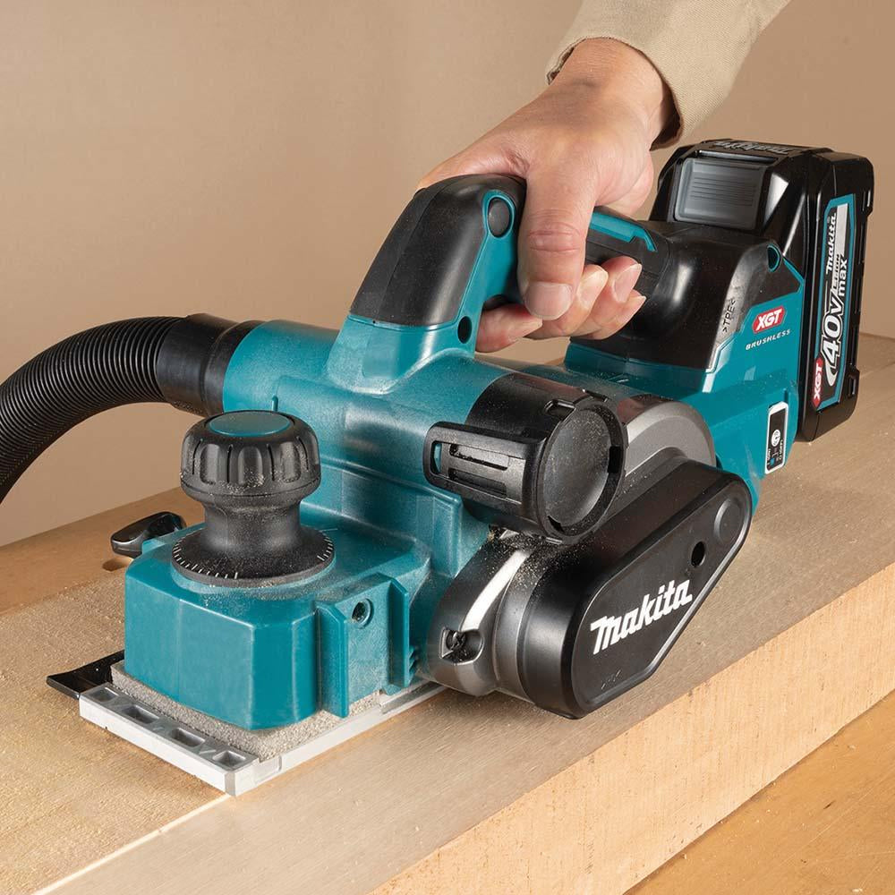 Makita KP001GZ 40V 82mm Brushless Planer With 1 x 2.5Ah Battery Charger & Bag