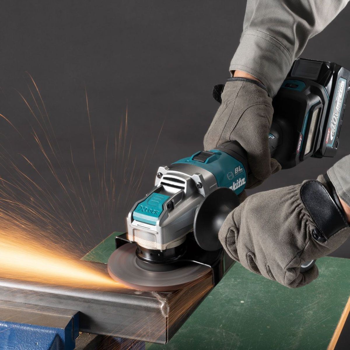 Makita GA040GZ01 40V XGT Max 115mm Brushless Angle Grinder With Type 4 Case