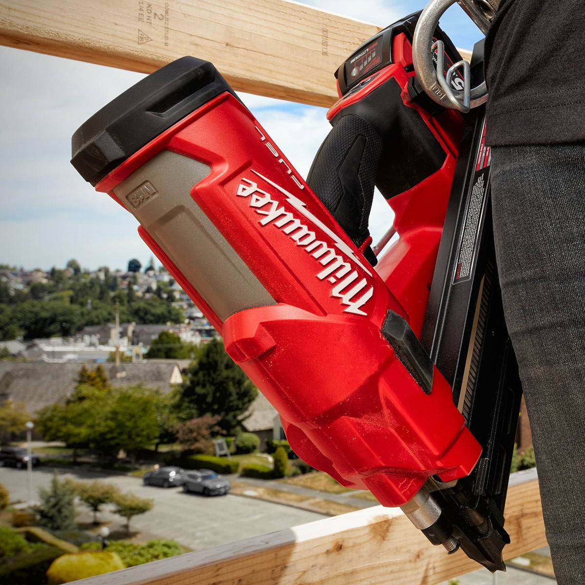Milwaukee M18FFN-0 18V Fuel Brushless First Fix Framing Nailer with 1 x 12.0Ah Battery & Charger