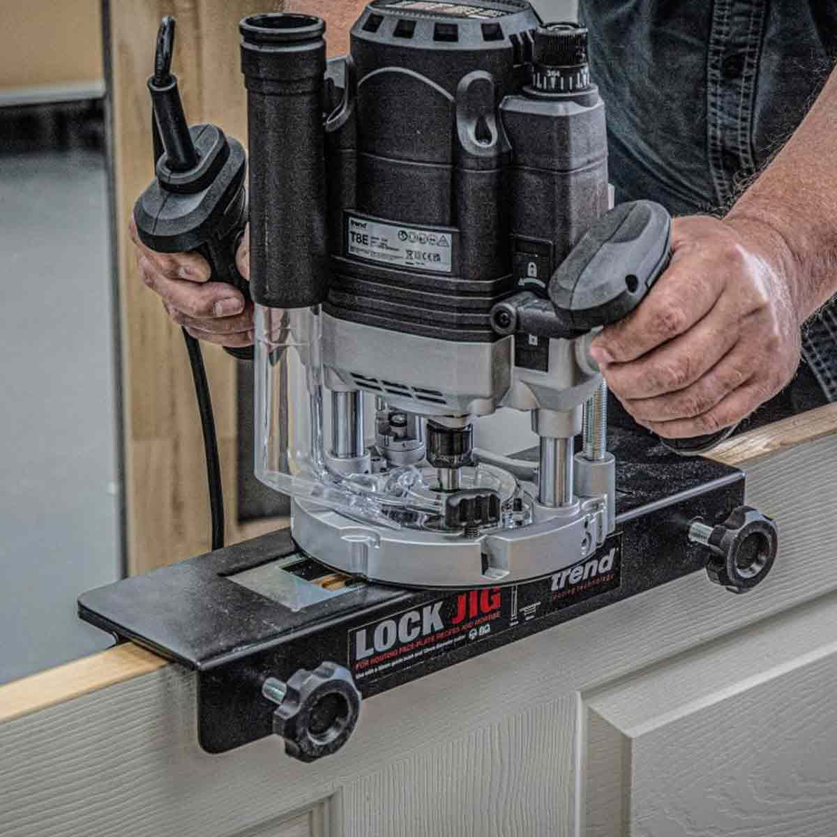 Trend T8EK 1/2in Dual Mode Plunge Router 240V with 12 Piece Cutter Set & Case