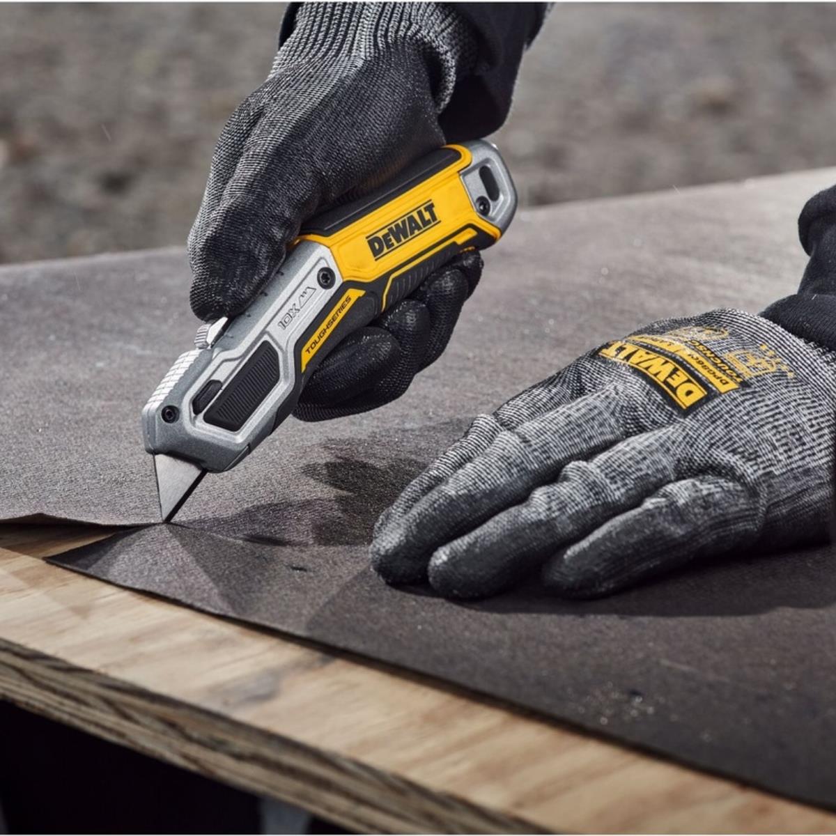 Dewalt TOUGHSERIES Heavy-Duty Retractable Utility Knife DWHT10999-0
