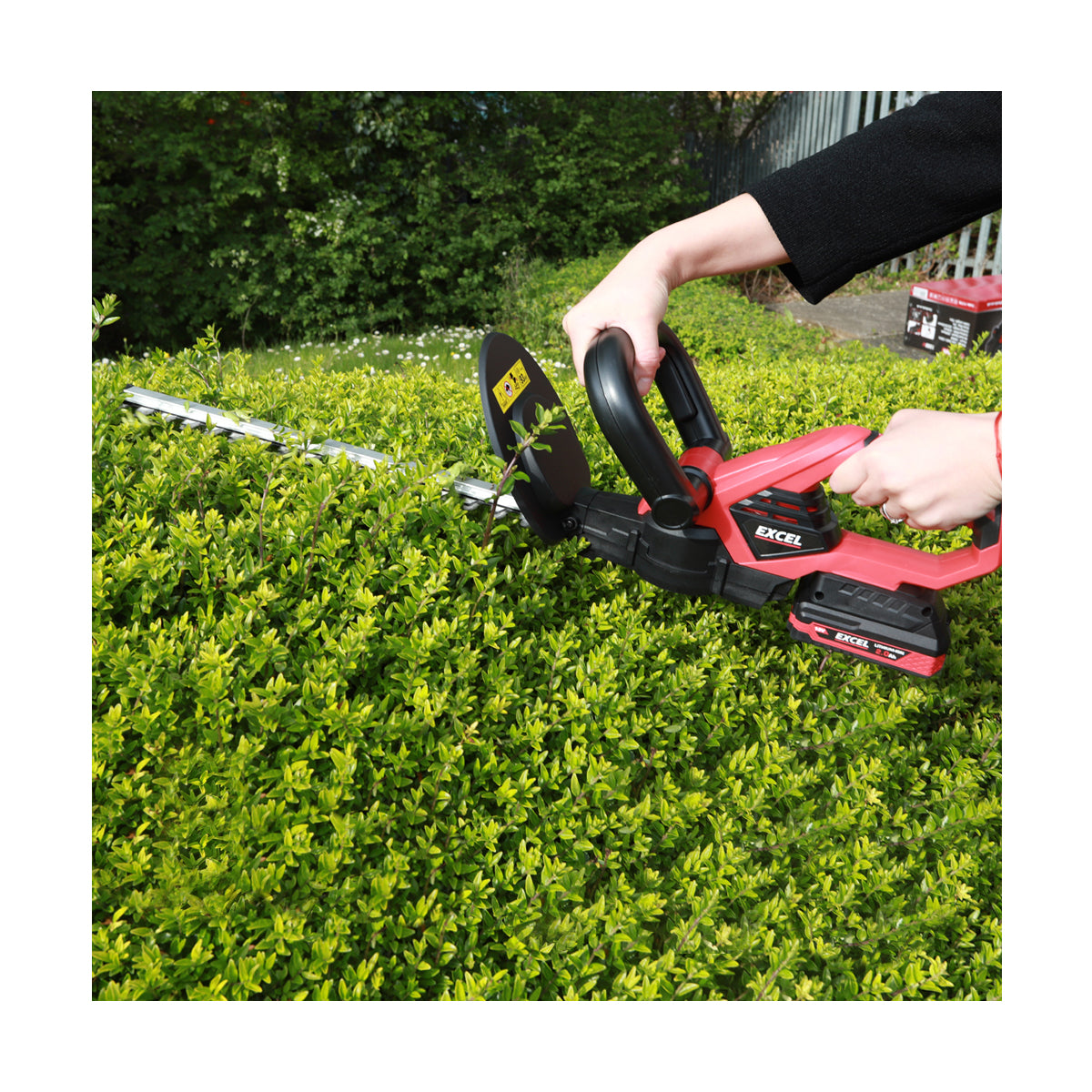 Excel 18V Leaf Blower & Hedge Trimmer 2 x 5.0Ah Batteries & Charger EXL14997