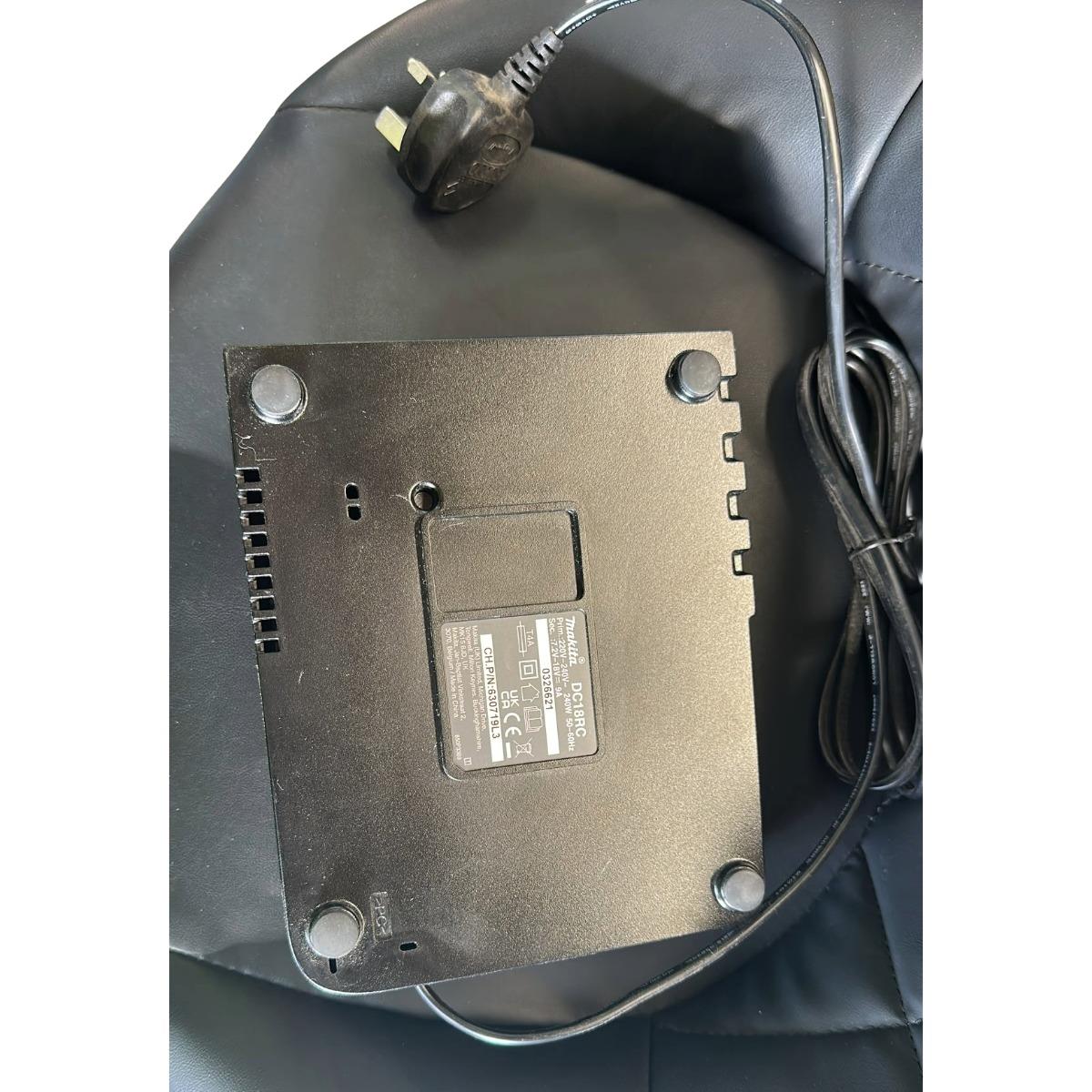 Makita DC18RC/2 14.4 - 18V Li-ion Fast Battery Charger 240V Item Condition Damaged Box