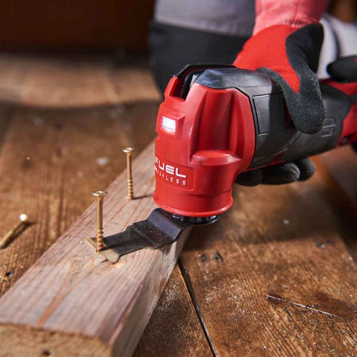 Milwaukee M18FMT-0 18v Fuel Brushless Multi Tool with 1 x 5.5Ah Battery Charger & Accessories