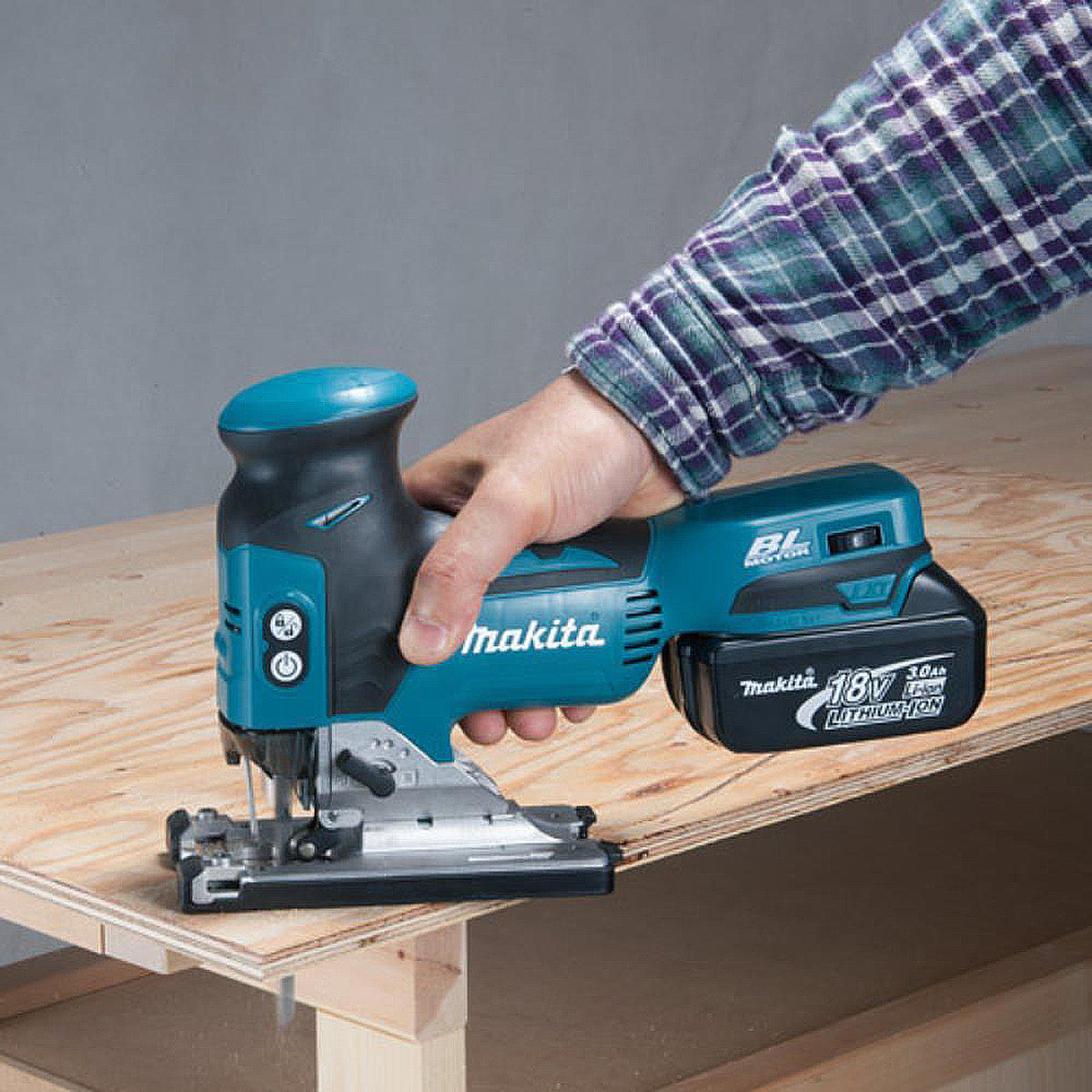 Makita DJV181Z 18V Brushless Barrel Handle Jigsaw With 1 x 5.0Ah Battery Charger & Bag