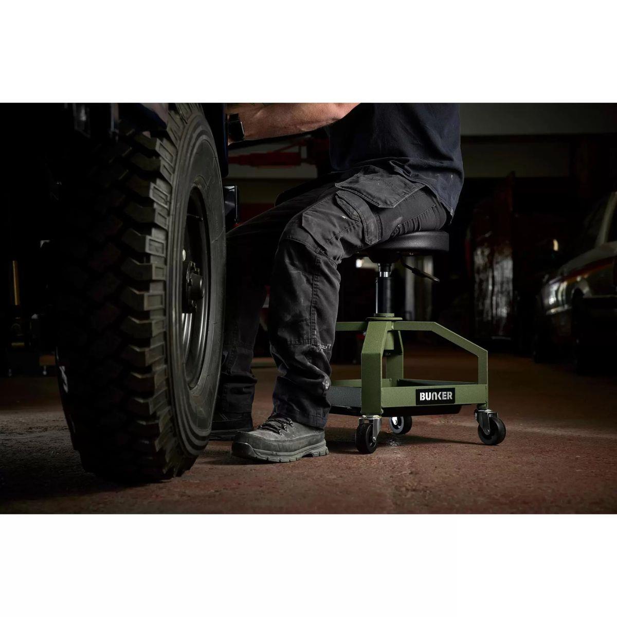 Draper BUNKER AHDSSTL Adjustable Work Stool with Tool Tray 29725