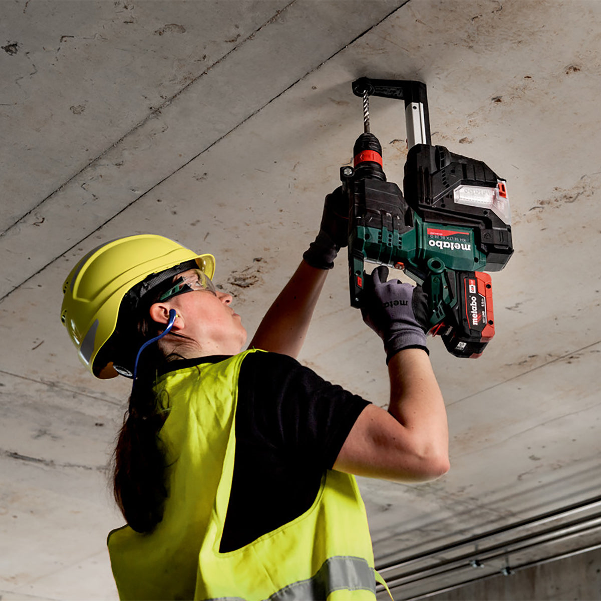 Metabo KH 18 LTX BL 28 Q 18V Brushless SDS+ Combination Hammer Drill with 1 x 5.2Ah Battery Charger & Metabox