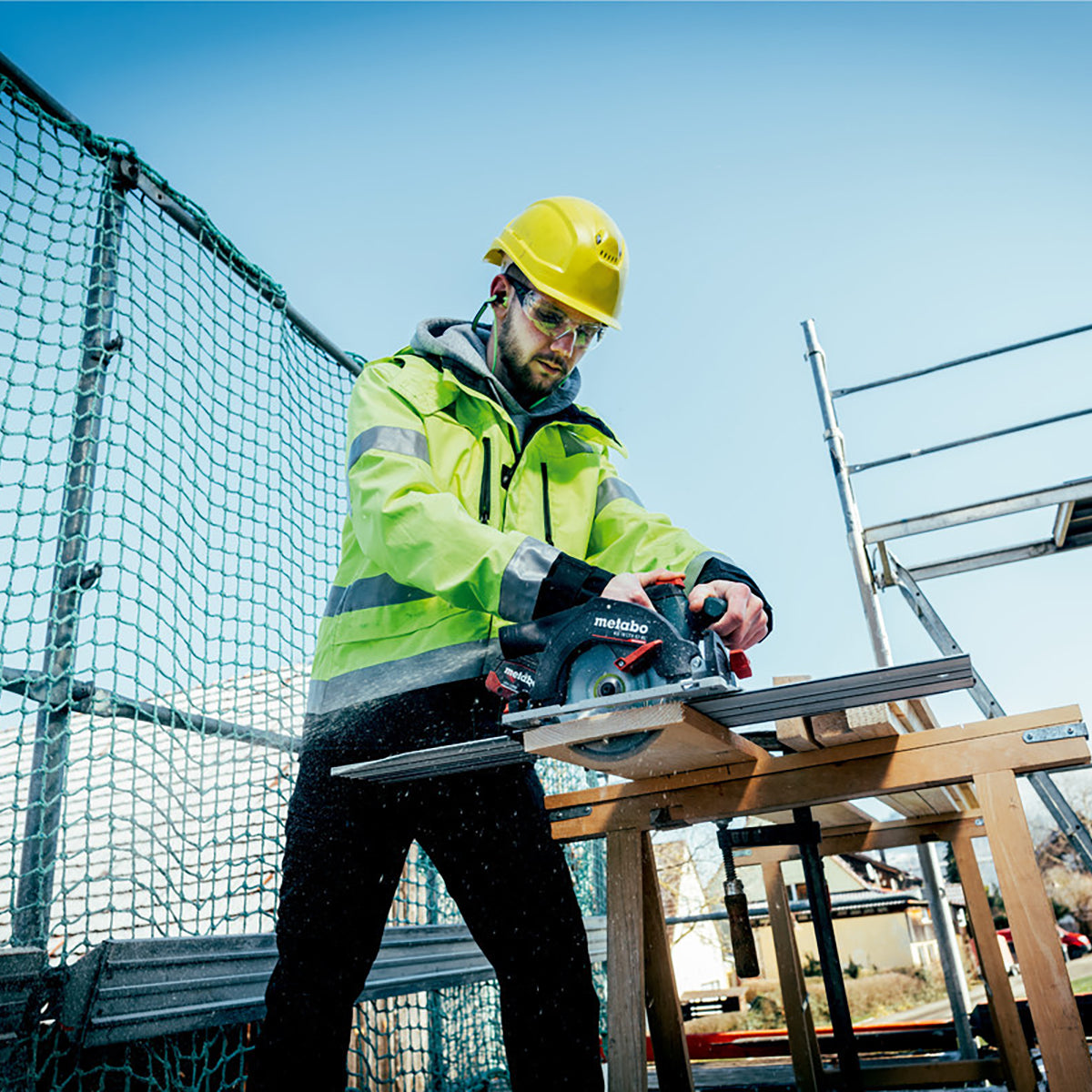 Metabo KS 18 LTX 57 BL 18V Brushless 165mm Circular Saw with 1 x 5.2Ah Battery Charger & Metabox