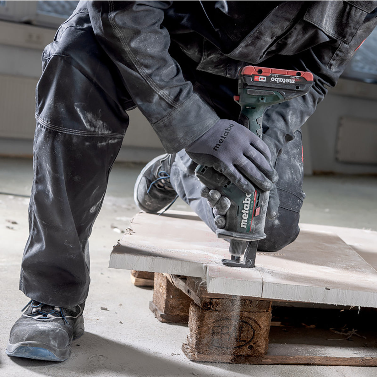 Metabo SSE 18 LTX BL Compact 18V Brushless Sabre Saw with 1 x 5.2Ah Battery Charger & Metabox