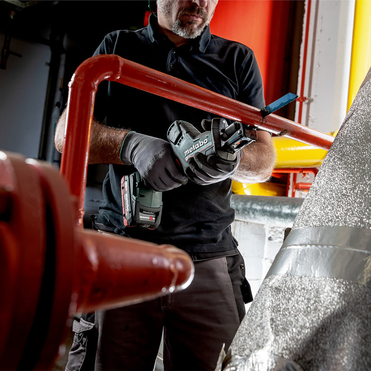 Metabo SSE 18 LTX BL Compact 18V Brushless Sabre Saw with 1 x 5.2Ah Battery Charger & Metabox