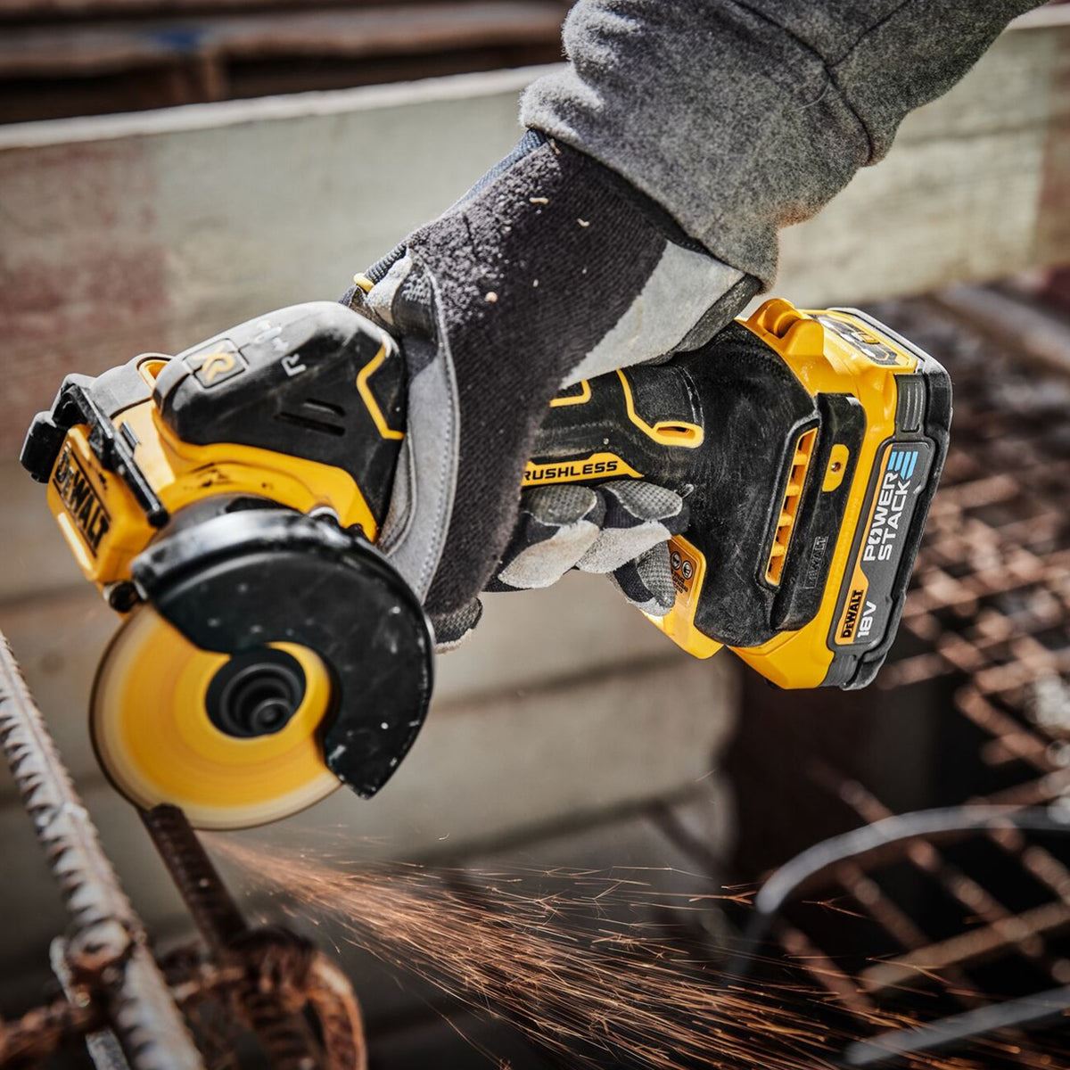 Dewalt DCS438NT 18V XR Brushless 76mm Cut Off Saw with 1 x 9.0Ah Battery Charger & Case