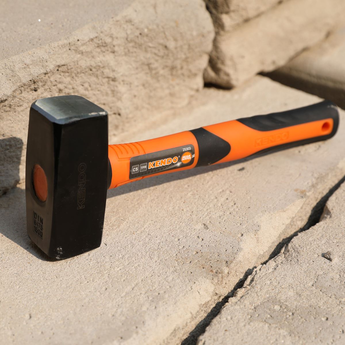 Kendo 70oz Fiberglass Stoning Hammer