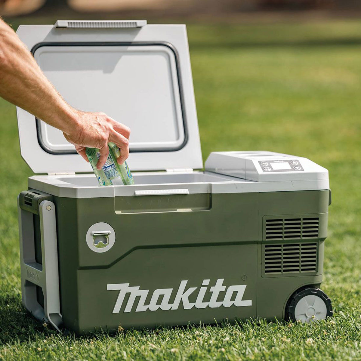 Makita DCW180ZO 18V Cordless Olive Green Cooler & Warmer Box 20L Body Only