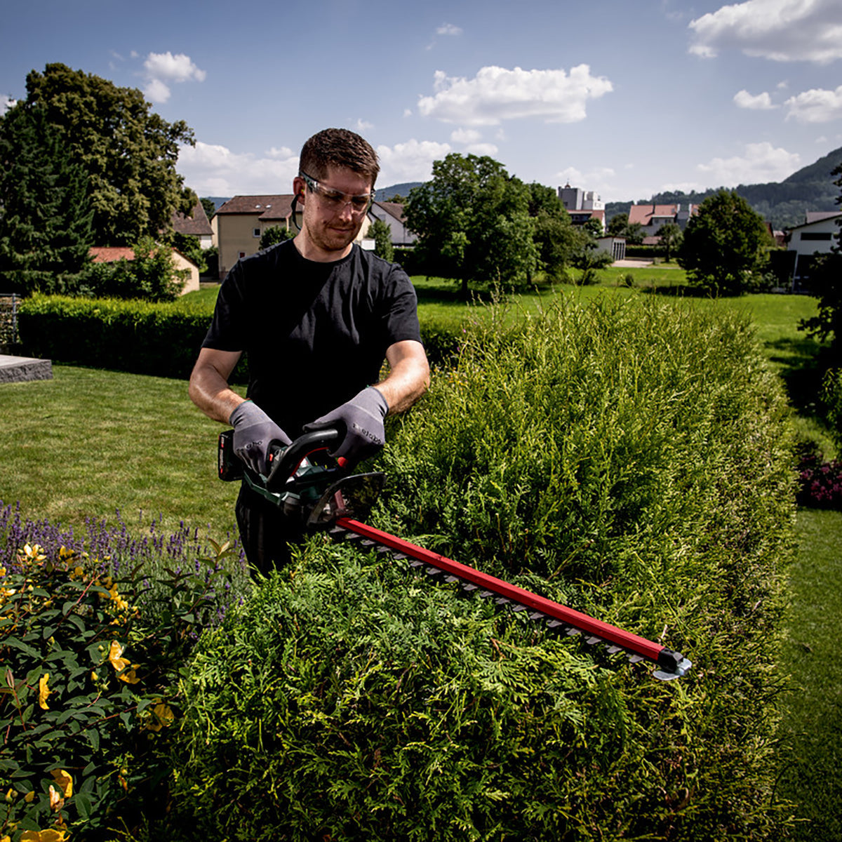 Metabo HS 18 LTX 55 18V 55cm Hedge Trimmer with 1 x 4.0Ah Battery & Charger